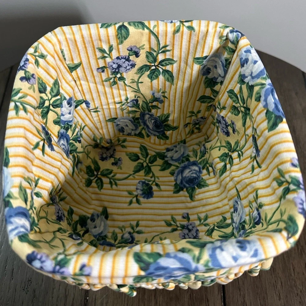 Longaberger Tissue Basket with Floral Liner - Picture 7 of 9